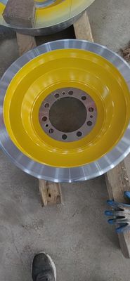 kopen EN 10204 diameter 640mm de aanhangwagenwielen van de spoorvrachtwagen met gele het schilderen kleur online manufacture